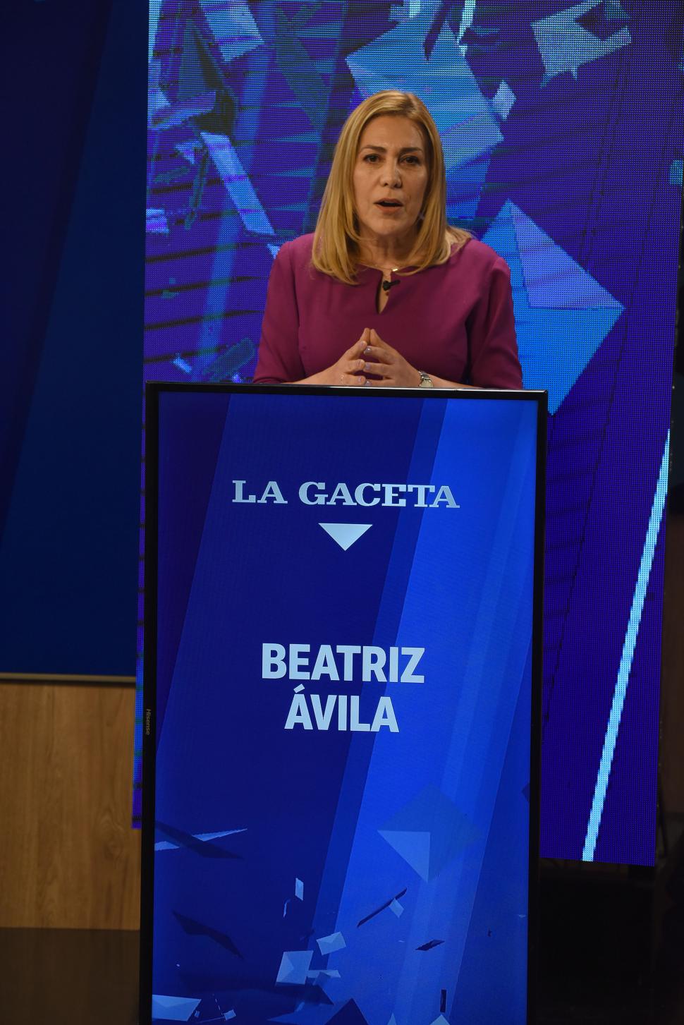 BEATRIZ ÁVILA. “Tenemos nuevamente un presidente absolutamente decorativo”.  