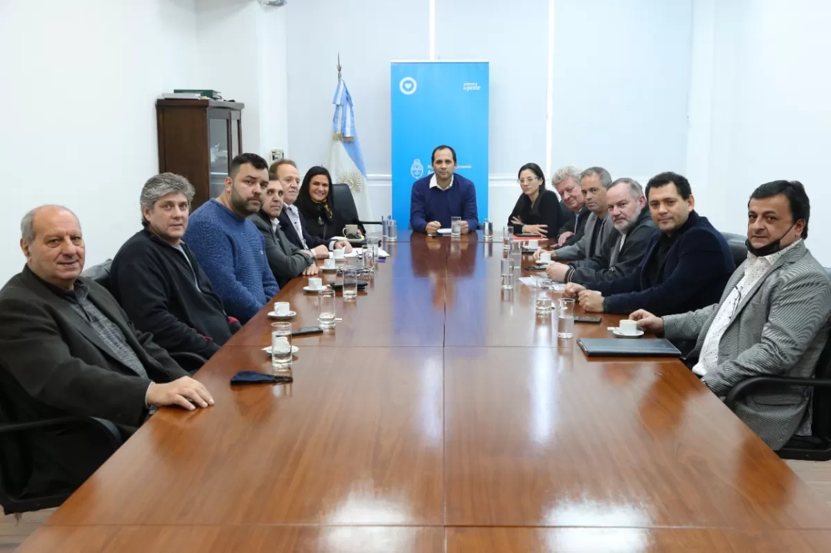 Reunión del secretario Pollera con empresarios panaderos. 