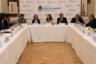 En Estados Unidos, Batakis aseguró que tiene el respaldo de Cristina Kirchner para realizar un fuerte ajuste fiscal