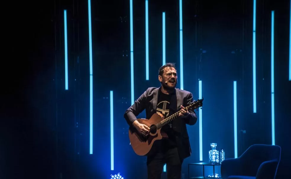 REENCUENTRO CON EL PÚBLICO. Esta fue la tercera vez que Ismael Serrano subió al escenario del teatro Mercedes Sosa. 