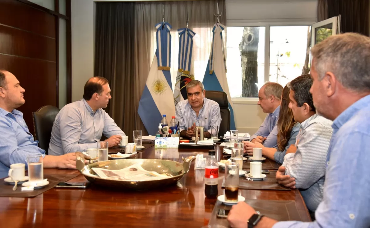 ALIADOS A JUNTOS POR EL CAMBIO. Germán Alfaro y los dirigentes del PRO de Tucumán. Foto Prensa y Difusión