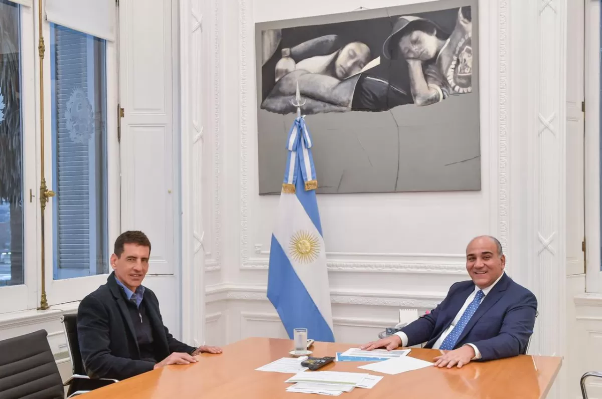 EN LA CASA ROSADA. Gerónimo Vargas Aignasse y Juan Manzur. Foto de Twitter @GeroVAignasse