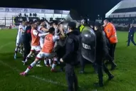 Escandalosa victoria de Barracas: cuatro jugadores de Patronato terminaron detenidos