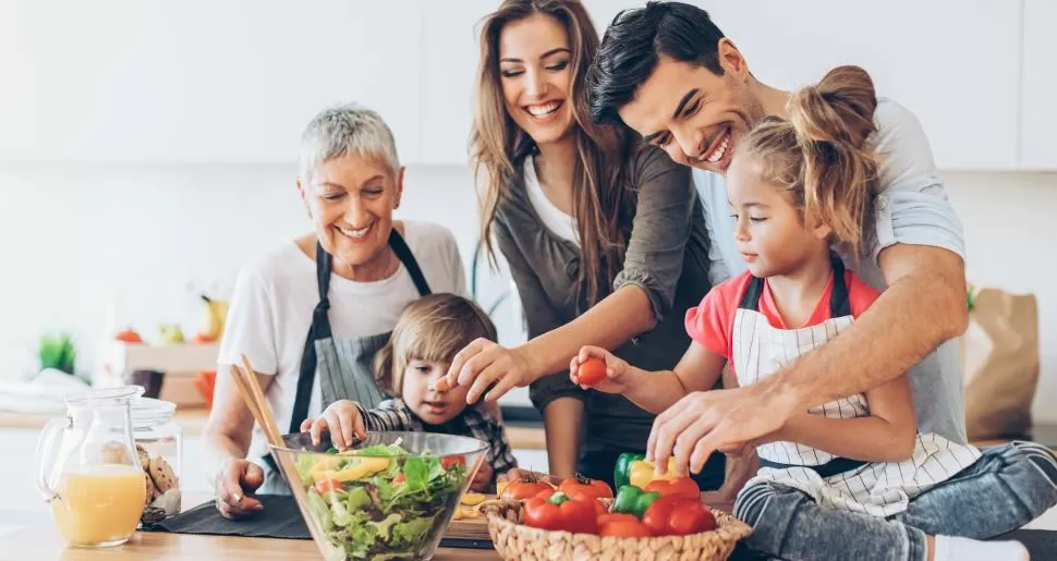 ALIMENTACIÓN SALUDABLE. Los buenos hábitos ayudan a prevenir enfermedades no transmisibles. 