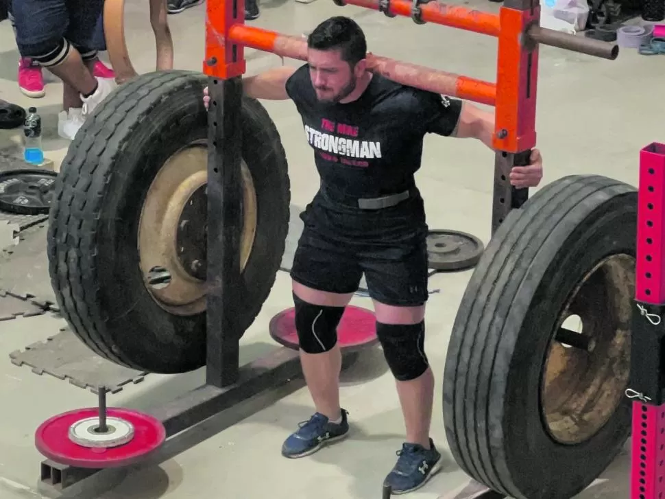 FUERZA BRUTA. Gramajo se entrenó de manera intensa durante el último semestre para competir en México, donde sentó un nuevo récord en la prueba de yugo. 