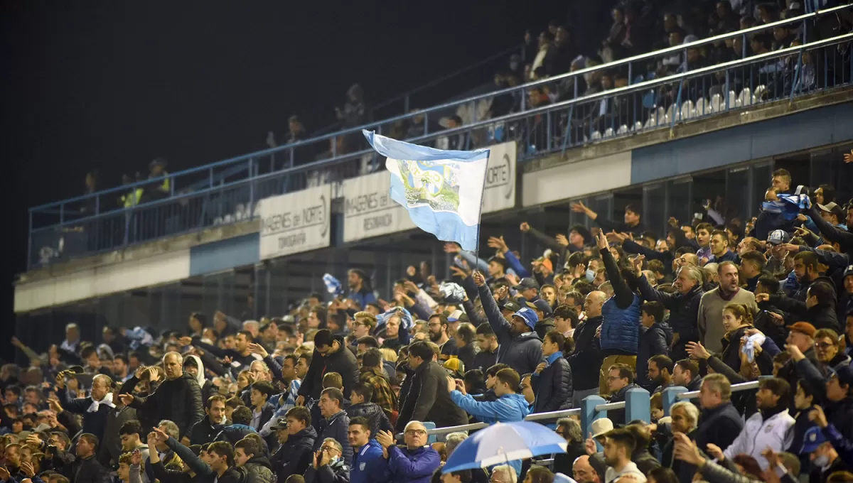 EN CASA. Los hinchas de Atlético están ansiosos por ver otra vez al equipo que conduce Pusineri.