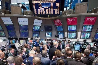 Los mercados reciben a Massa: los bonos soberanos trepan hasta 5% y baja el riesgo país