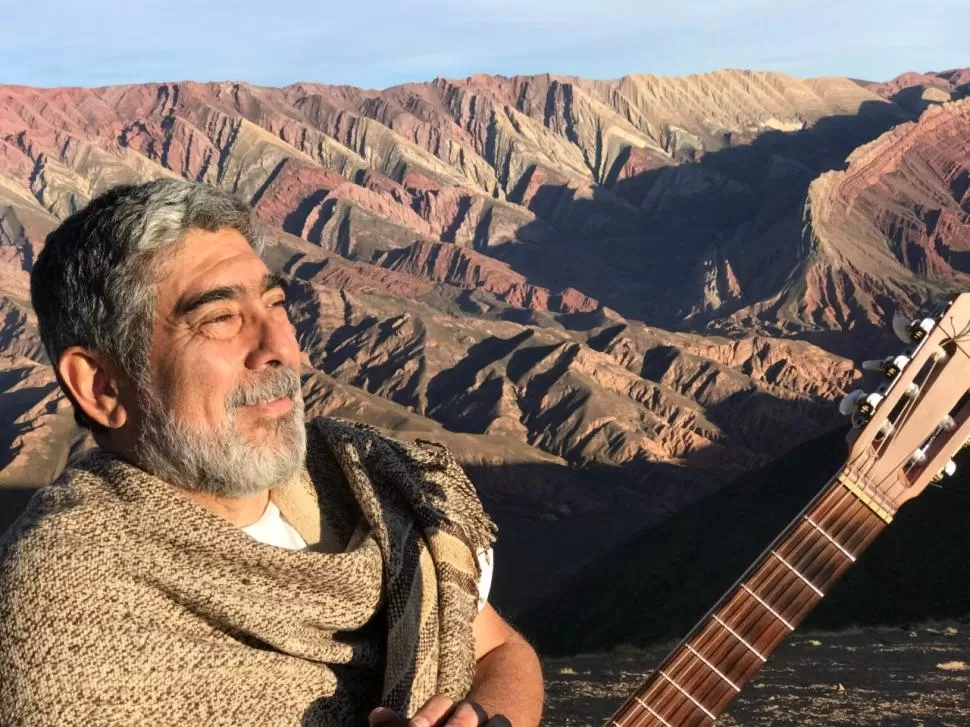 COLOR DE LA MONTAÑA. Gustavo Guaraz se identifica con los paisajes, las personas y las culturas norteñas.  