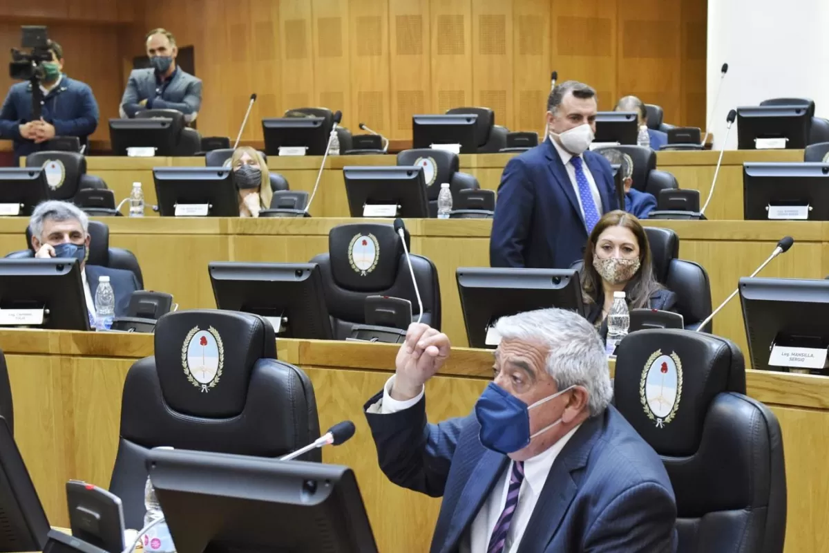 EN EL RECINTO. Roque Tobías Álvarez, jefe del bloque del FDT, defenderá el proyecto de ficha limpia en la sesión del jueves. Foto de Archivo Prensa HLT