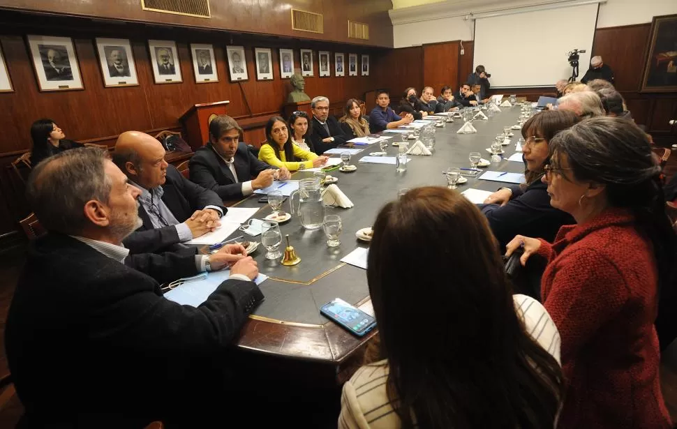 CONSEJO SOCIAL. Funcionarios universitarios coincidieron en la importancia de que funciones. la gaceta / fotos de antonio ferroni