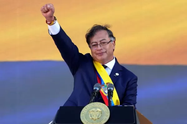 Gustavo Petro asumió como presidente de Colombia