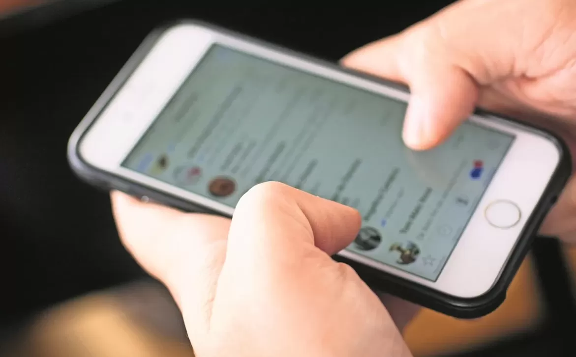 Chofer creó un un grupo de Whatsapp con sus pasajeros habituales