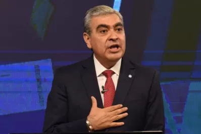 “Yo puedo mostrar los papeles, pero él, no”