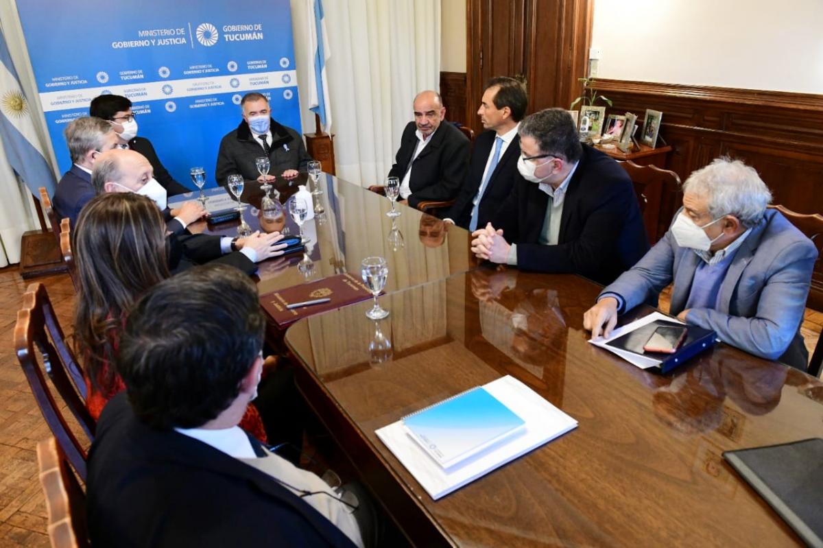 REUNIÓN CLAVE. Jaldo coordinó la discusión de la comisión interpoderes para la implementación de la Ley de Narcomenudeo. Foto de Comunicación Pública