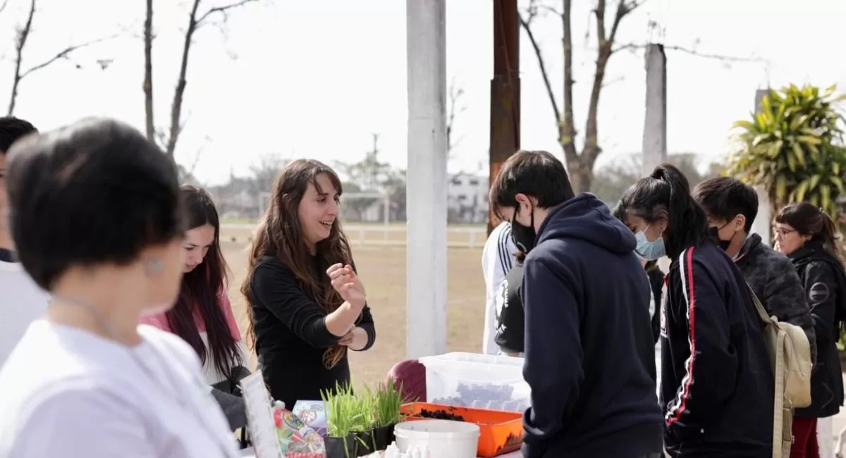 Más de 200 estudiantes celebraron el Día de la Juventud