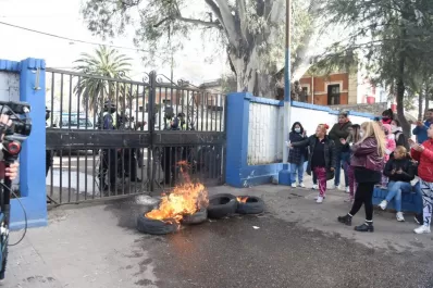 Tensión, incendio e intento de fuga y de motín en la sede de la Brigada