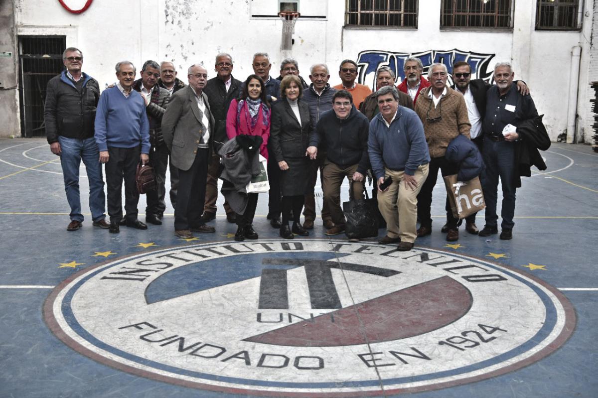 Alumnos del Instituto Técnico celebraron 50 años de graduados