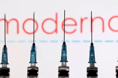 Vacuna contra la variante ómicron consigue su primera aprobación en Reino Unido