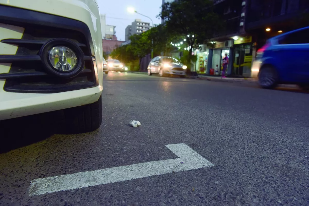 ESTACIONAMIENTO PAGO. El sistema implementado por la Municipalidad de San Miguel de Tucumán permanece suspendido por una cautelar. Foto de Archivo LA GACETA