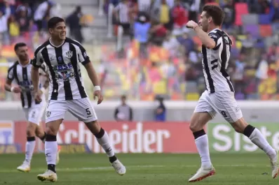 Central Córdoba se recuperó y goleó a Colón en Santiago del Estero