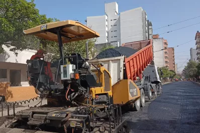 Atención conductores: repavimentan calles dentro de las cuatro avenidas