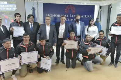 La Legislatura distinguió al equipo de Futsal para personas ciegas de la UNT