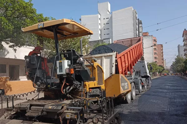 Atención conductores: repavimentan calles dentro de las cuatro avenidas