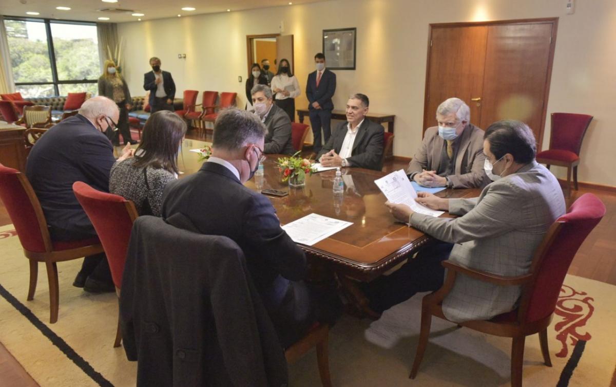 REUNIÓN EN LA LEGISLATURA. Mansilla y legisladores de distintos bloques recibieron al fiscal federal general Gómez. Foto de Prensa HLT