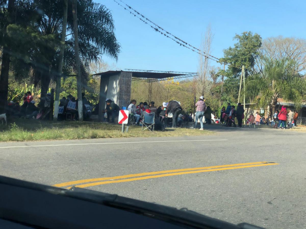 CORTE EN LA RUTA 307. El reclamo se instaló a la altura de Las Mesadas, e impidió el acceso a Tafí del Valle.