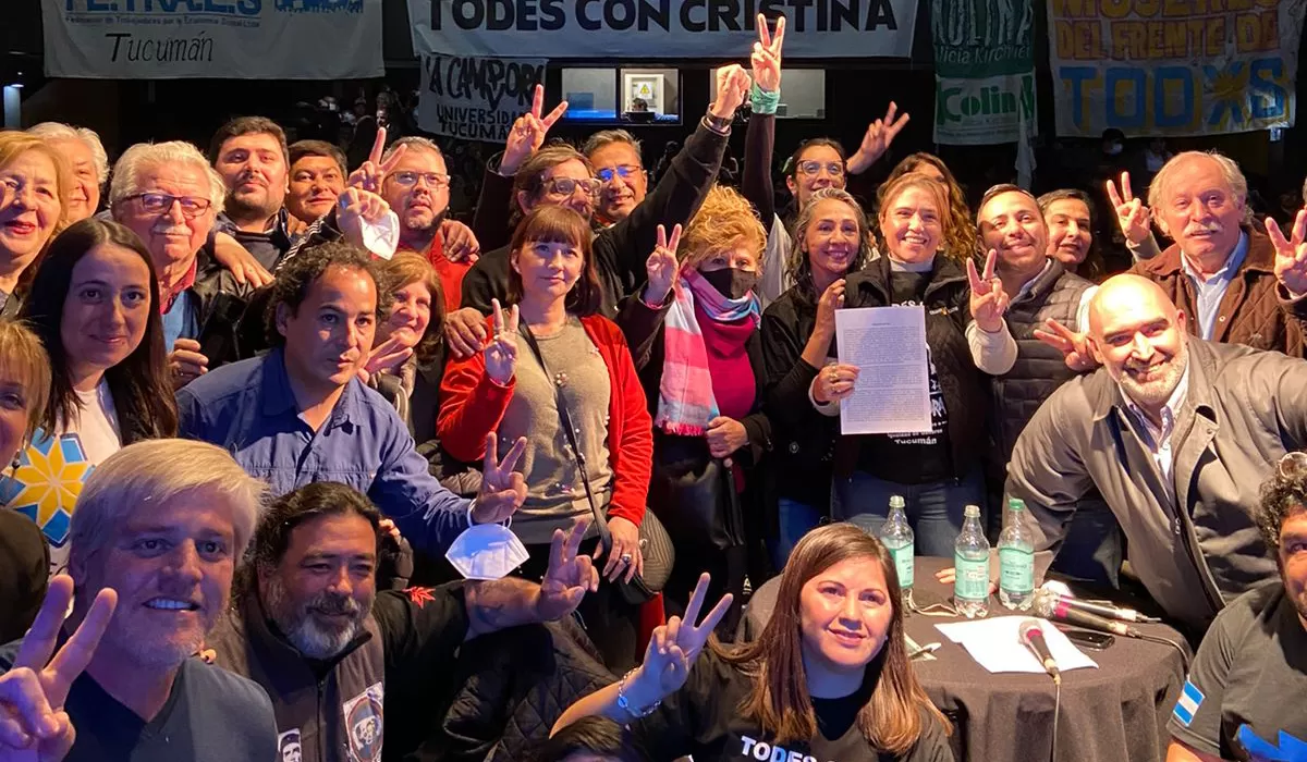 UNIDOS. El kirchnerismo duro de Tucumán hizo un acto en favor de Cristina.