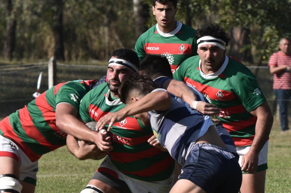 FORWARDS. El pack de Huirapuca hizo un gran partido en el contacto contra Universitario. De un scrum sólido también dependerá parte de las chances de los sureños.  