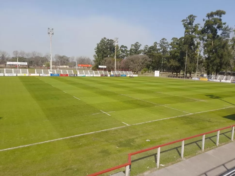 IMPECABLE. La cancha 1 de Los Tarcos ya está marcada y en óptimas condiciones para albergar la gran final de mañana.