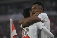 Sin despeinarse, River goleó a Central Córdoba de Santiago