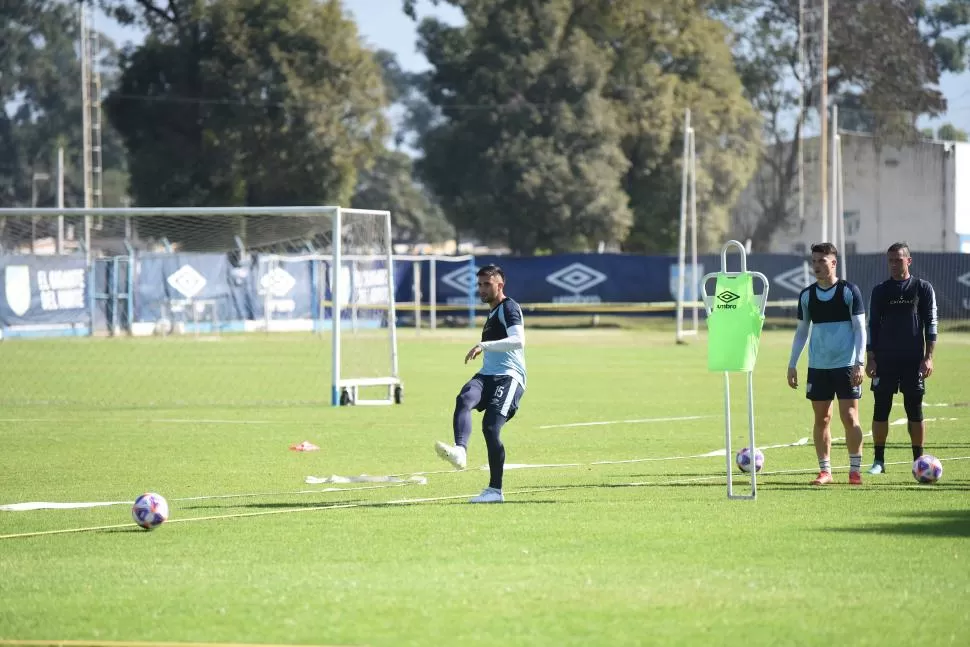 SE PERFILA COMO TITULAR. Francisco Di Franco volvería a ser titular esta noche por la ausencia de Ramiro Carrera. El mediocampista que llegó desde el fútbol ucraniano ganó protagonismo con Pusineri. 