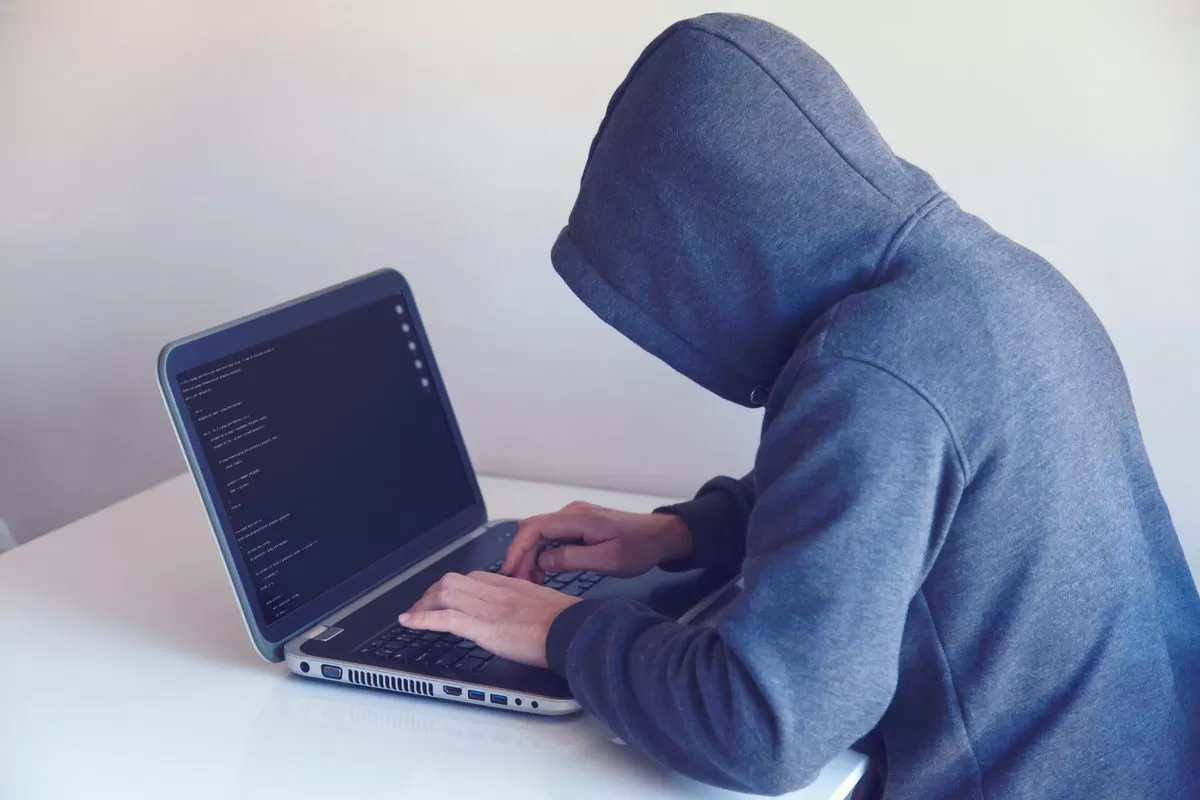 Cyberstalking. Este anglicismo refiere al hostigamiento a través de plataformas digitales. FOTO DE DATAECONOMY.COM