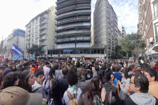 Recoleta: Cuervo Larroque anunció que seguirán las marchas en defensa de Cristina Kirchner
