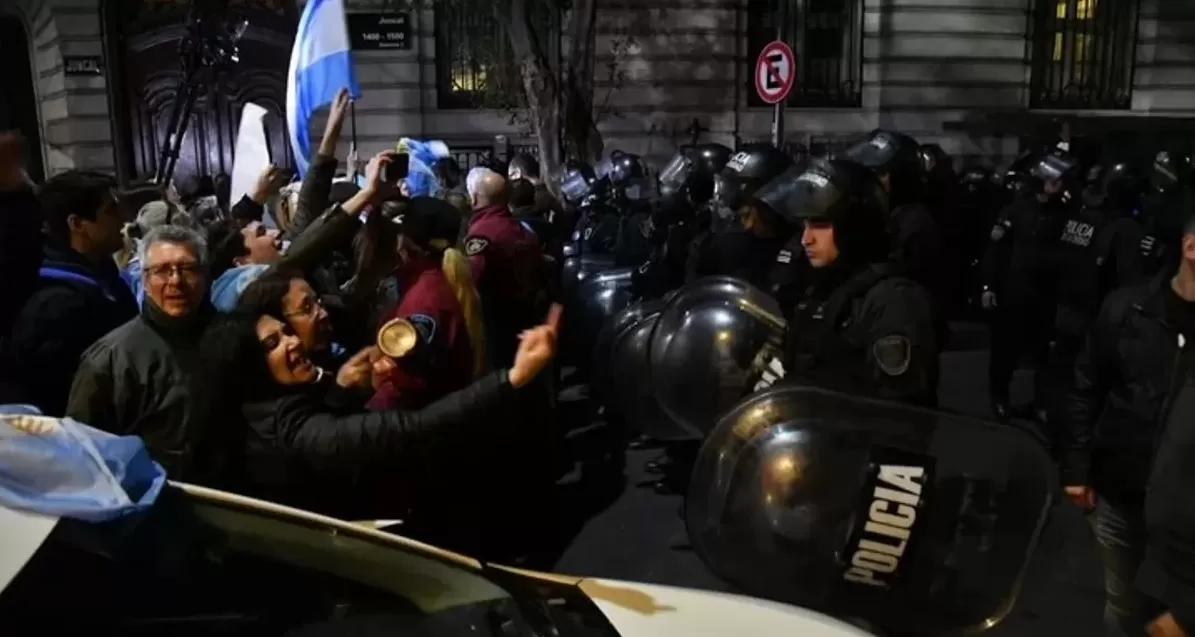 BUENOS AIRES. Manifestación en Recoleta. Foto tomada de: clarín.com