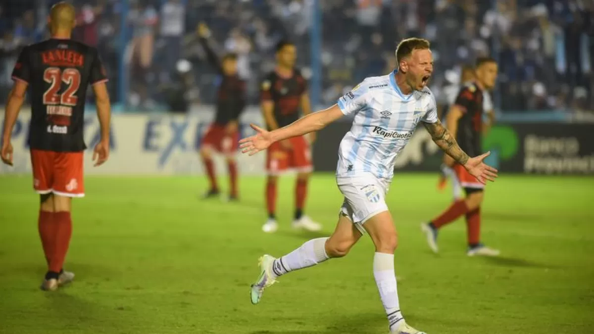 Menéndez, furioso con Espinoza: “Me amenazó en la cancha”, denunció el delantero de Atlético Tucumán