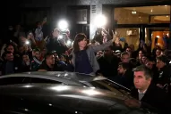 Por tercer día, militantes K volvieron a concentrarse frente a la casa de Cristina Kirchner