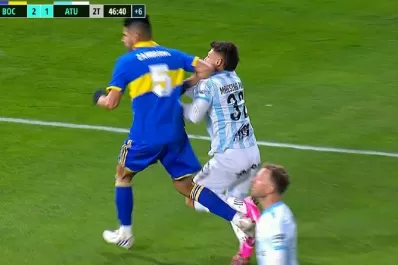 La explicación de Espinoza sobre por qué no cobró penal en el codazo de Zambrano a Maestro Puch