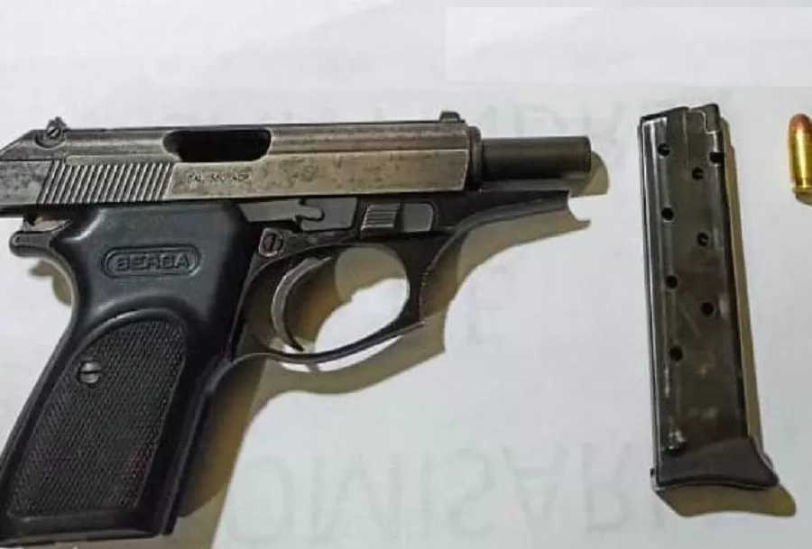 ARMA SECUESTRADA en la casa allanada