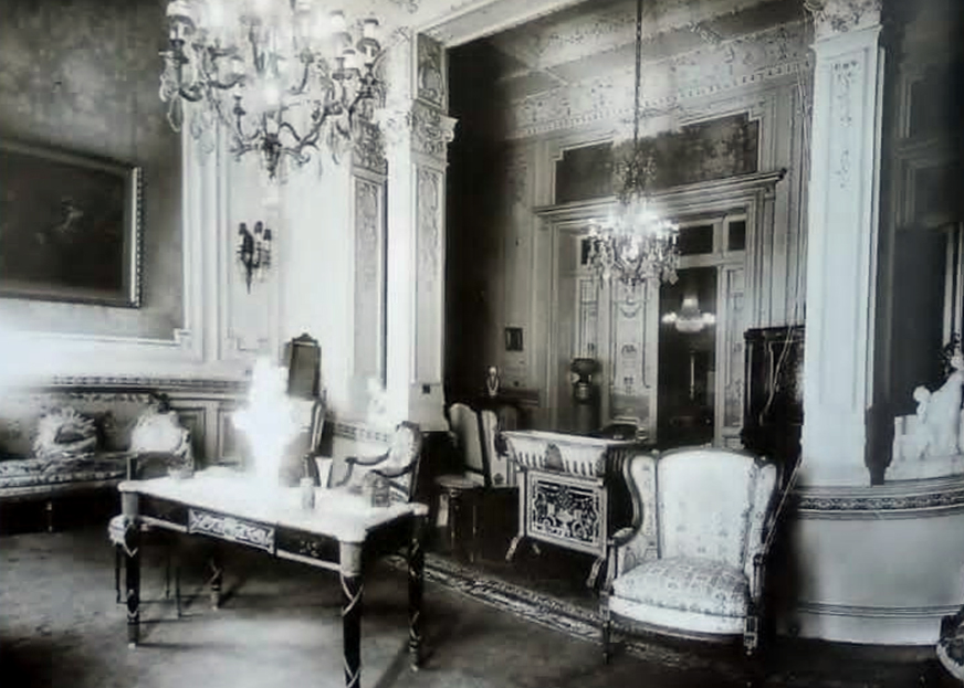DETALLES. La decoración del hogar tenía una gran influencia francesa.
