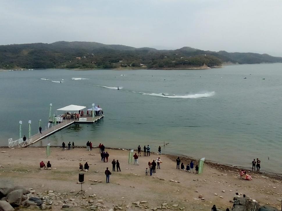 BUENA PANORÁMICA. Así se veían las carreras desde la altura del Anfiteatro.
