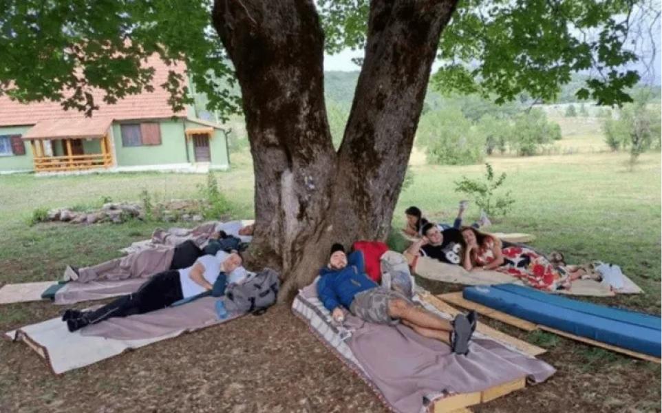 Un hombre ganó el Campeonato de Acostados tras pasar 60 horas de manera horizontal