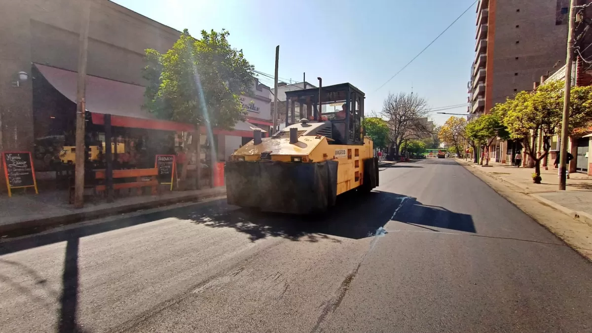 Información útil para los conductores: cómo avanza el plan de repavimentación de 43 cuadras