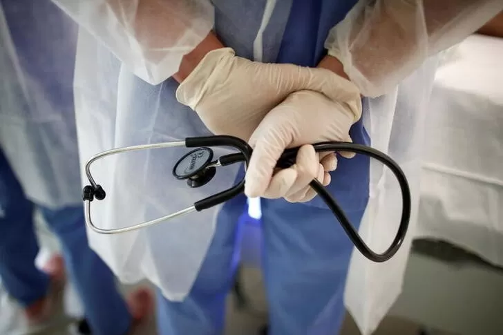 INQUIETUD. Los profesionales de la salud siguen con atención el caso y aguardan novedades sobre la bacteria. reuters 