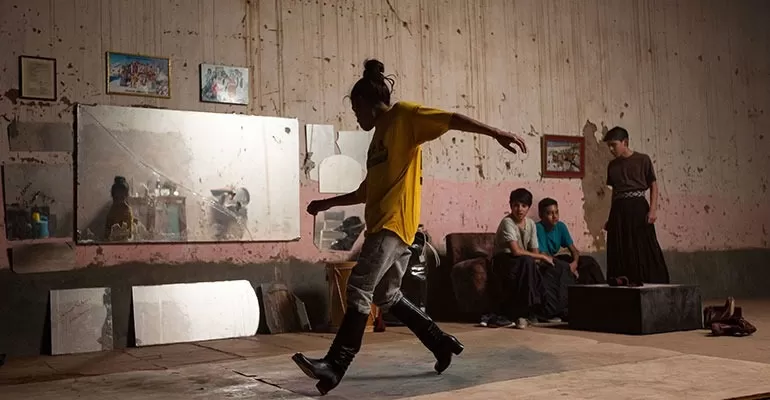 THRILLER ARGENTINO. Cabra se debate entre su pasión por el malambo y la relación con su padre en “Karnawal”. 