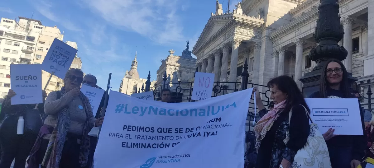 MARCHA DE CIUDADANOS POR LOS CRÉDITOS UVA / FOTO DE TWITTER @hipotecadosuva