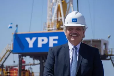 El Gobierno anunciará una alianza entre YPF y Petronas para exportar gas