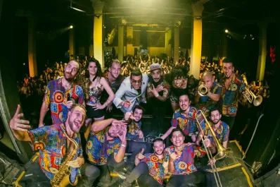 Hoy La Delio Valdez invita a celebrar el mágico ritual de la cumbia